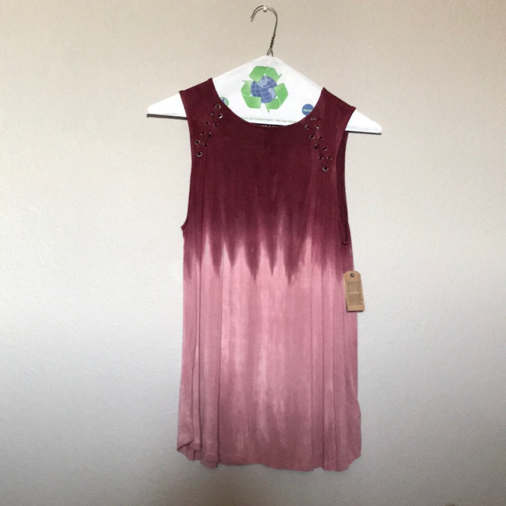American Eagle red and pink ombré tank